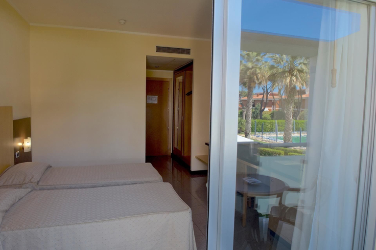 Bedroom 4, Albergo Mediterraneo, Latina
