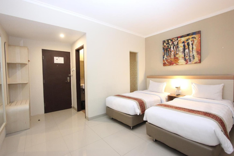 Bedroom 5, Laxston Hotel by Front One, Yogyakarta