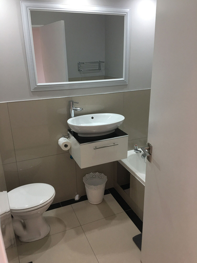 Bathroom 3, 60 The Shades, eThekwini