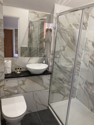 Bathroom 4, Tottington Manor, West Sussex