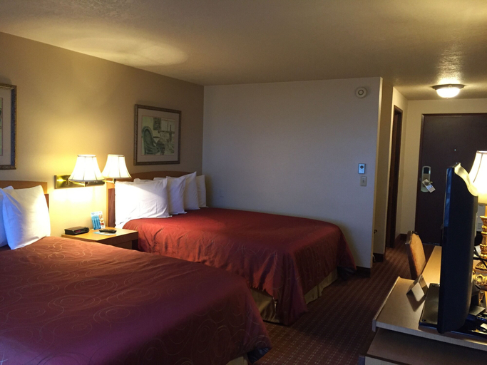Bedroom 3, Port Angeles Inn, Clallam