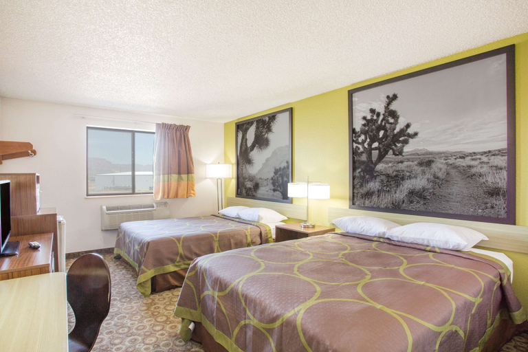 Bedroom 2, Super 8 by Wyndham Kingman, Mohave