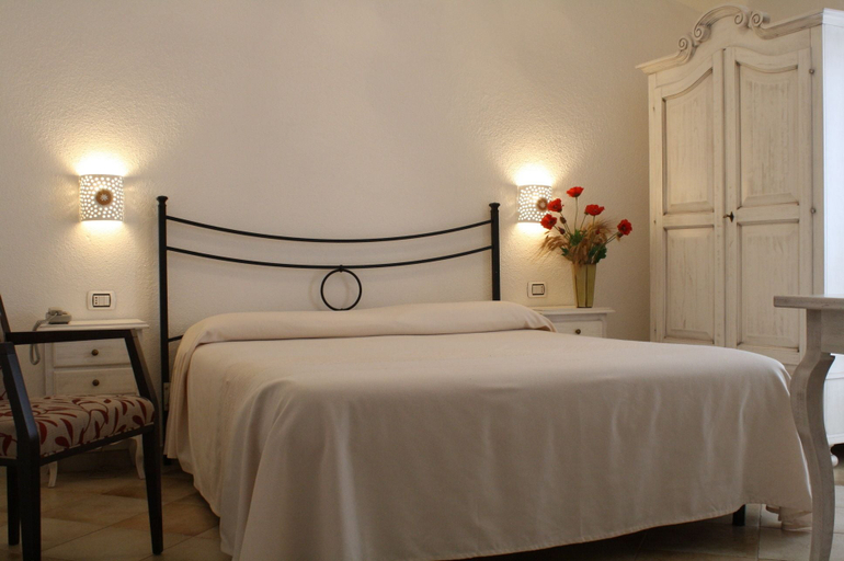Bedroom 3, Hotel San Pantaleo, Olbia-Tempio