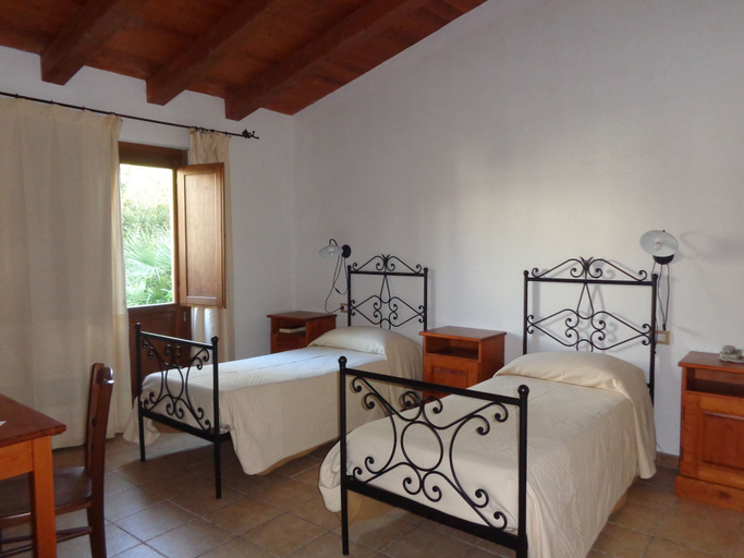 Bedroom 3, Hotel Su Baione, Oristano
