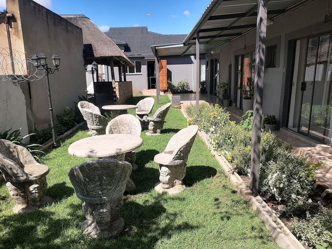 Exterior & Views 2, Franchise Guest House, Ekurhuleni