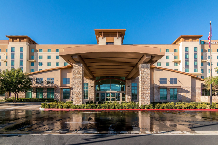 Exterior & Views 2, Embassy Suites Palmdale, Los Angeles