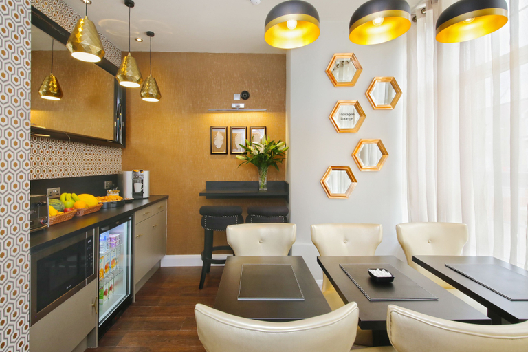 Food & Drinks, Imperial Guest House, London