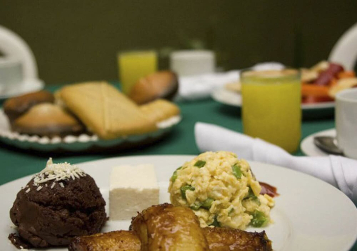 Food & Drinks