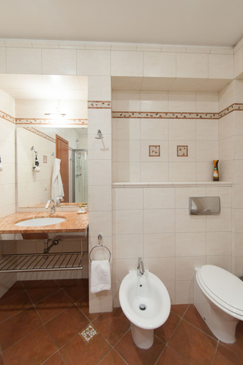 Bathroom 4, Gorky Hotel, Nizhniy Novgorod gorsovet