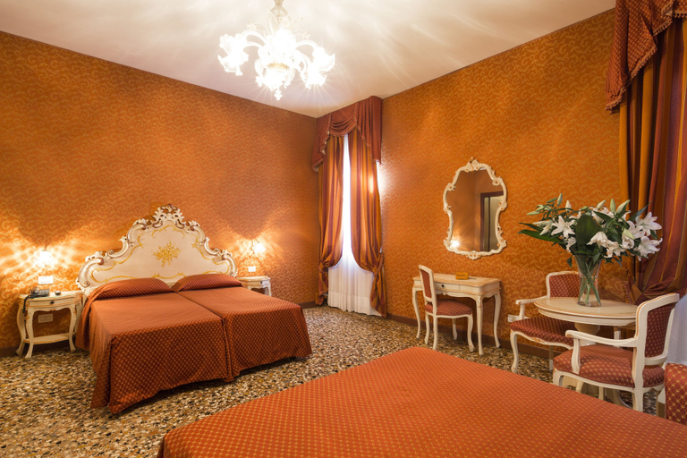 Bedroom 3, Palazzo Guardi, Venezia