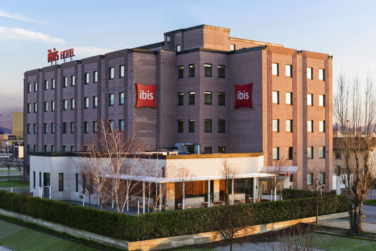 Exterior & Views 2, ibis Firenze Prato Est, Florence