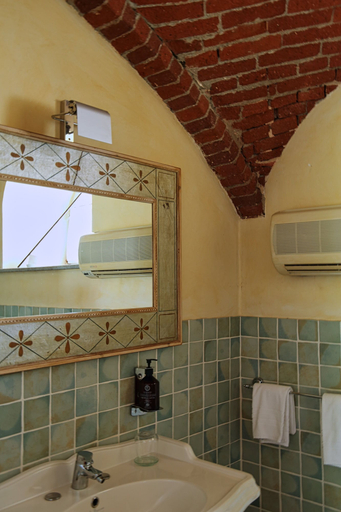 Bathroom 5, Tenuta La Cascinetta, Torino