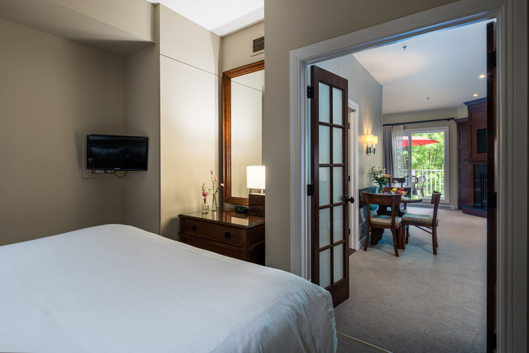 Bedroom 3, Chateau Beauvallon, Les Laurentides