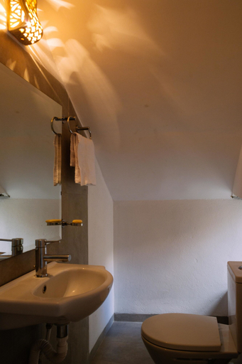Bathroom, L'appartement du Palais, La Marsa