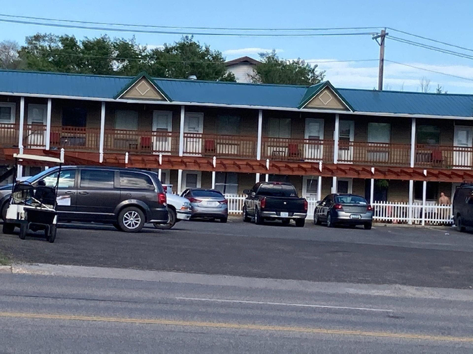 Exterior & Views, Norway Inn, Stutsman