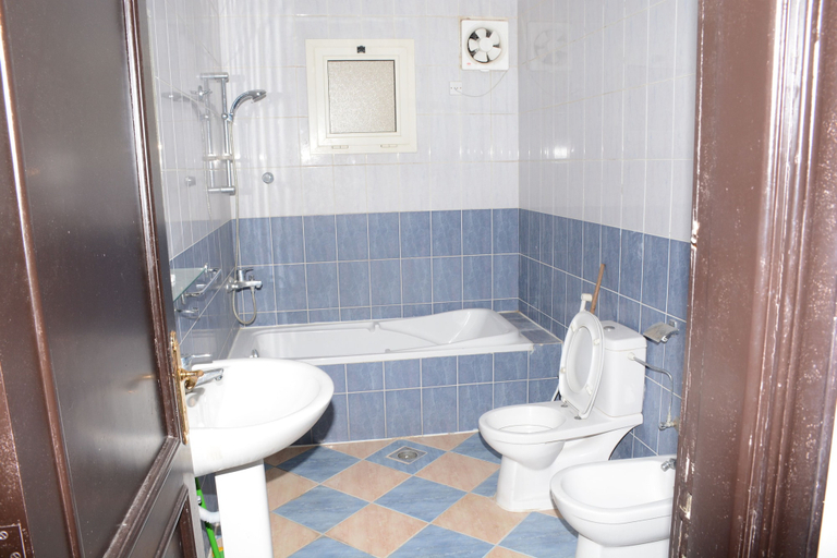 Bathroom 4, AL EAIRY SERVICED APARTMENTS 3, Al Madinah Al Munawwarah