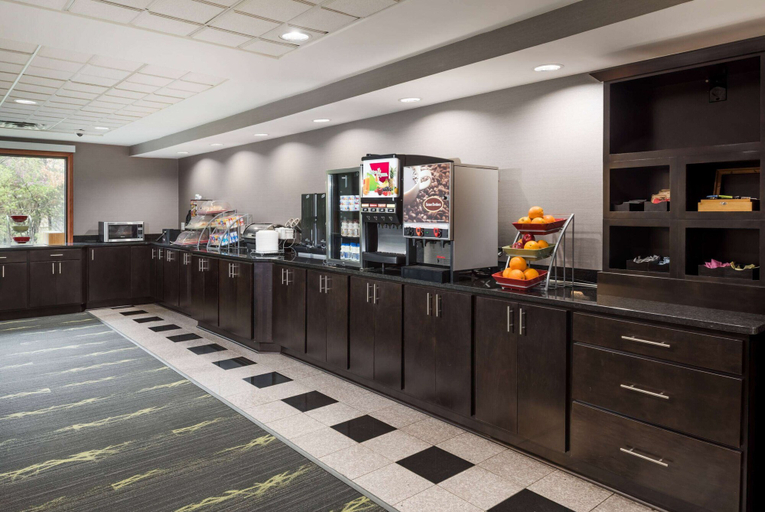 Food & Drinks 5, Wingate By Wyndham Columbia, Boone