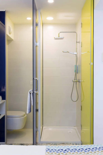 Bathroom 5, Atypik Hôtel, Hauts-de-Seine