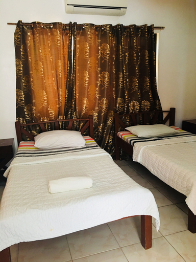 Bedroom 2, New Eve's Kiosk Dive Resort, Moalboal