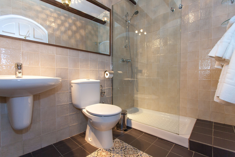 Bathroom 5, La Casa del Califa, Cádiz