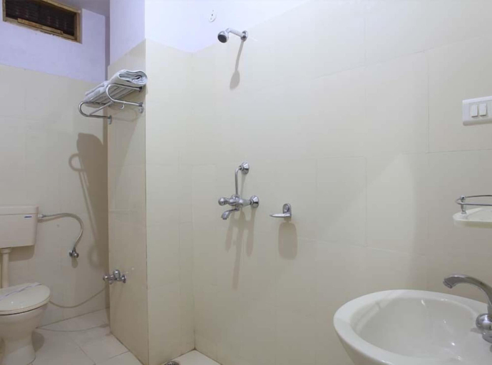 Bathroom 4, Hotel Teerth Palace, Ajmer