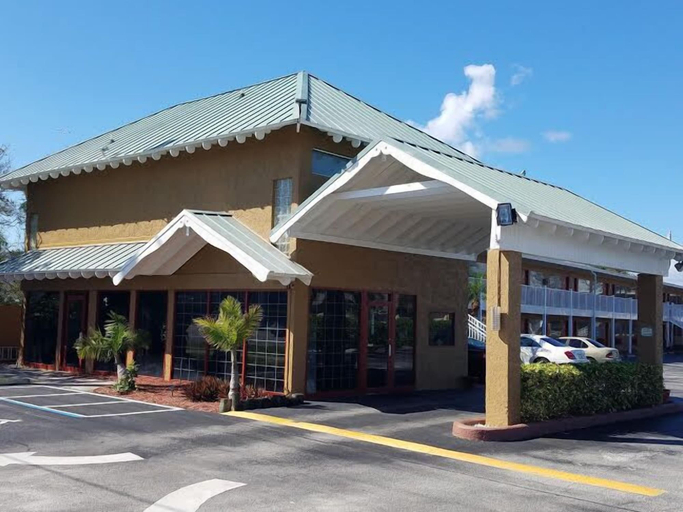 Exterior & Views 2, Econo Lodge Cocoa Beach - near the Port, Brevard