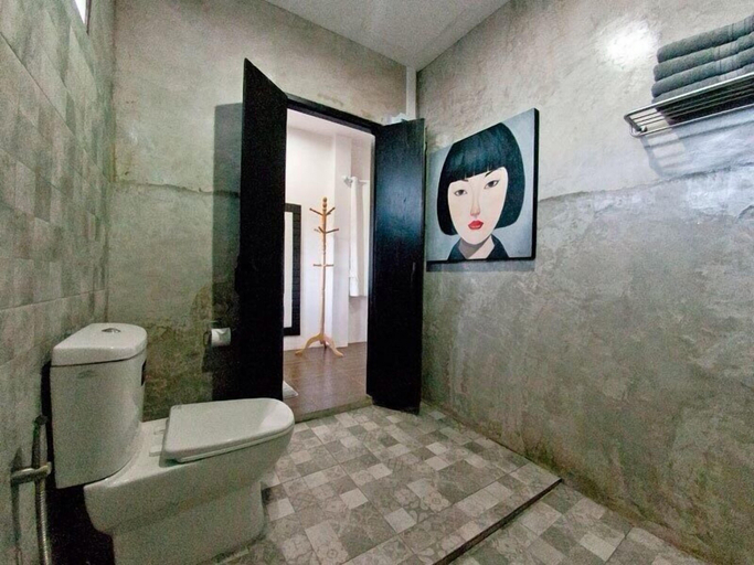 Bathroom 5, House of Love at Pai, Pai