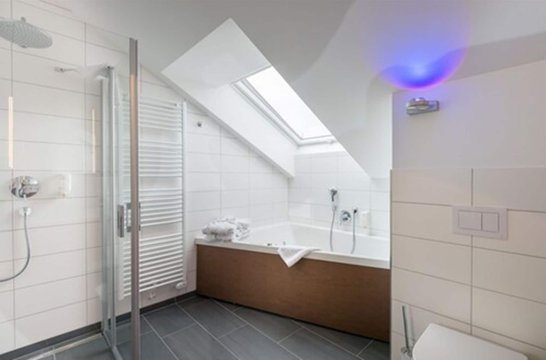 Bathroom 3, Stadthotel Freiburg, Freiburg im Breisgau