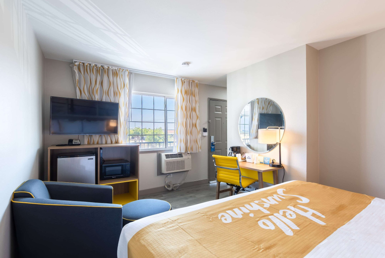 Bedroom 3, Days Inn by Wyndham Red Bluff, Tehama