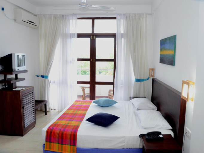 Bedroom 3, Lavendish Beach Resort, Habaraduwa