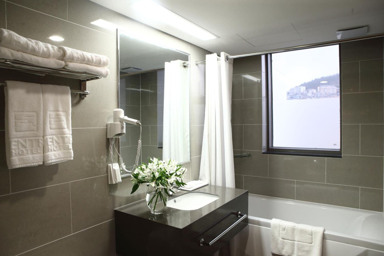 Bathroom 4, Aventree Hotel Busan, Jung