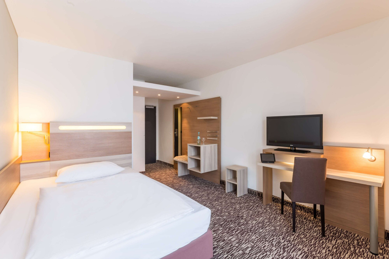 Bedroom 3, Park Inn by Radisson Göttingen, Göttingen