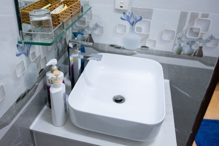 Bathroom 4, Hong Ha Hotel Saigon, District 1