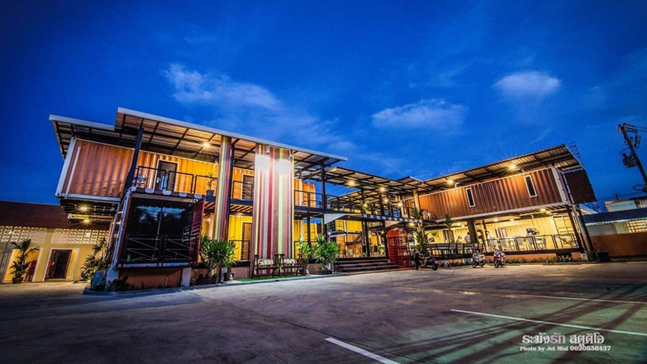 Exterior & Views 2, Retro Box Hotel, Muang Chumphon