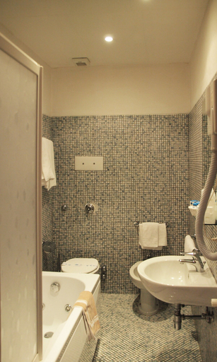 Bathroom 4, Euro Hotel, Piacenza