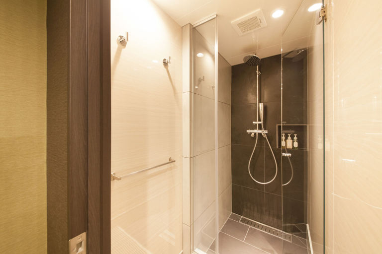 Bathroom 5, Ueno Station Hostel Oriental 1 - Caters to Men, Taitō