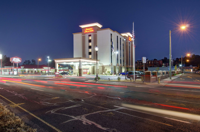 Exterior & Views 2, Hampton Inn & Suites Springfield/Downtown, Hampden