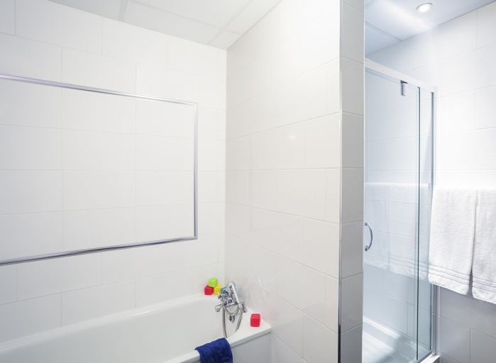 Bathroom 3, Ibis Styles London Excel Hotel, London