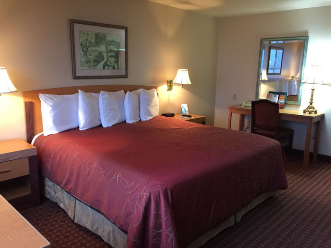 Bedroom 3, Port Angeles Inn, Clallam
