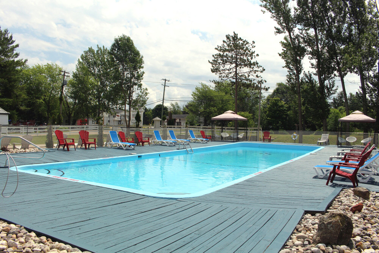 Sport & Beauty, Colonial Resort-1000 Islands, Leeds and Grenville