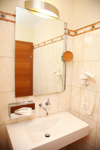 Bathroom 5, Tinschert Hotel-Restaurant-Partyservice, Perg