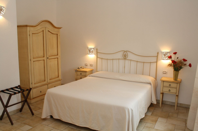 Bedroom 3, Hotel San Pantaleo, Olbia-Tempio
