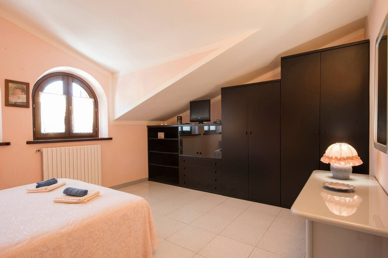 Bedroom 3, JOIVY Shared Villa Nature&relax, Lucca