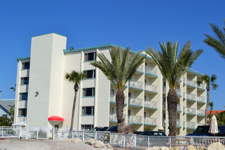 Exterior & Views 2, Gulfview Hotel on the Beach, Pinellas