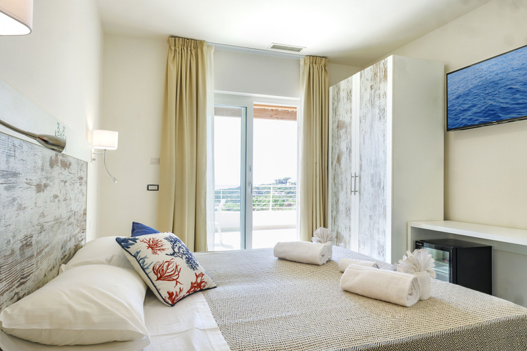 Bedroom 5, Mercury Beach Hotel, Carbonia-Iglesias