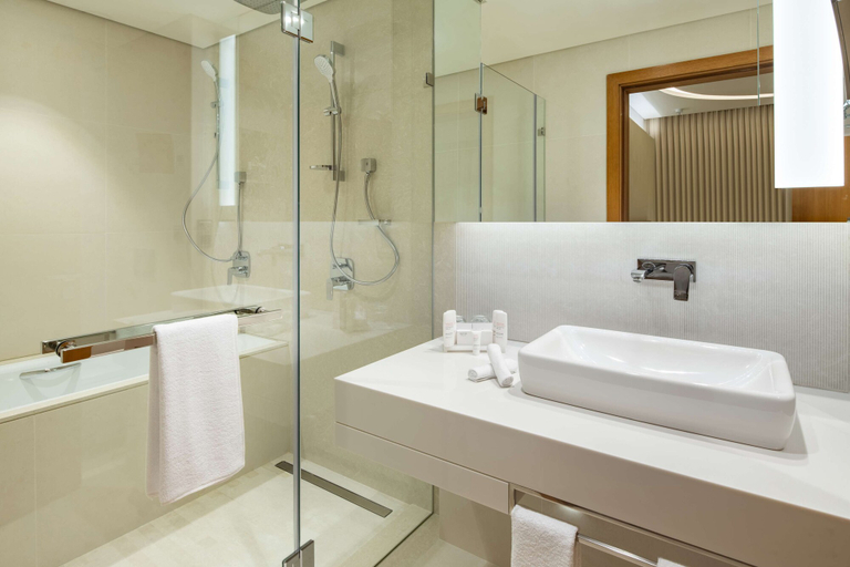 Bathroom 5, Radisson Blu Hotel & Residence, Riyadh Diplomatic Quarter, Riyadh