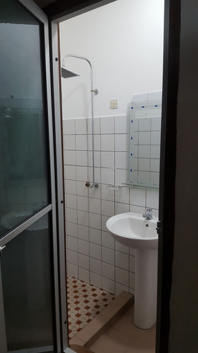 Bathroom 3, Academia Hotel, Golfe (incl Lomé)