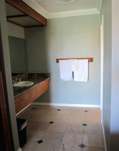Bathroom, Garden View Inn, Fresno