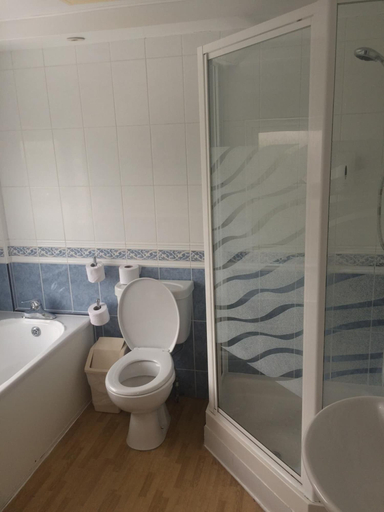 Bathroom 3, Britannia Bournemouth, Bournemouth