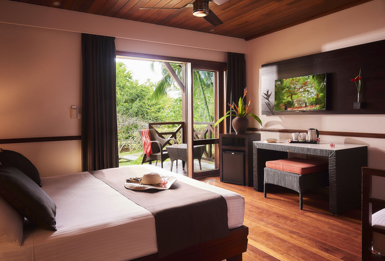 Bedroom 4, Iloha Seaview Hotel, Saint-Leu